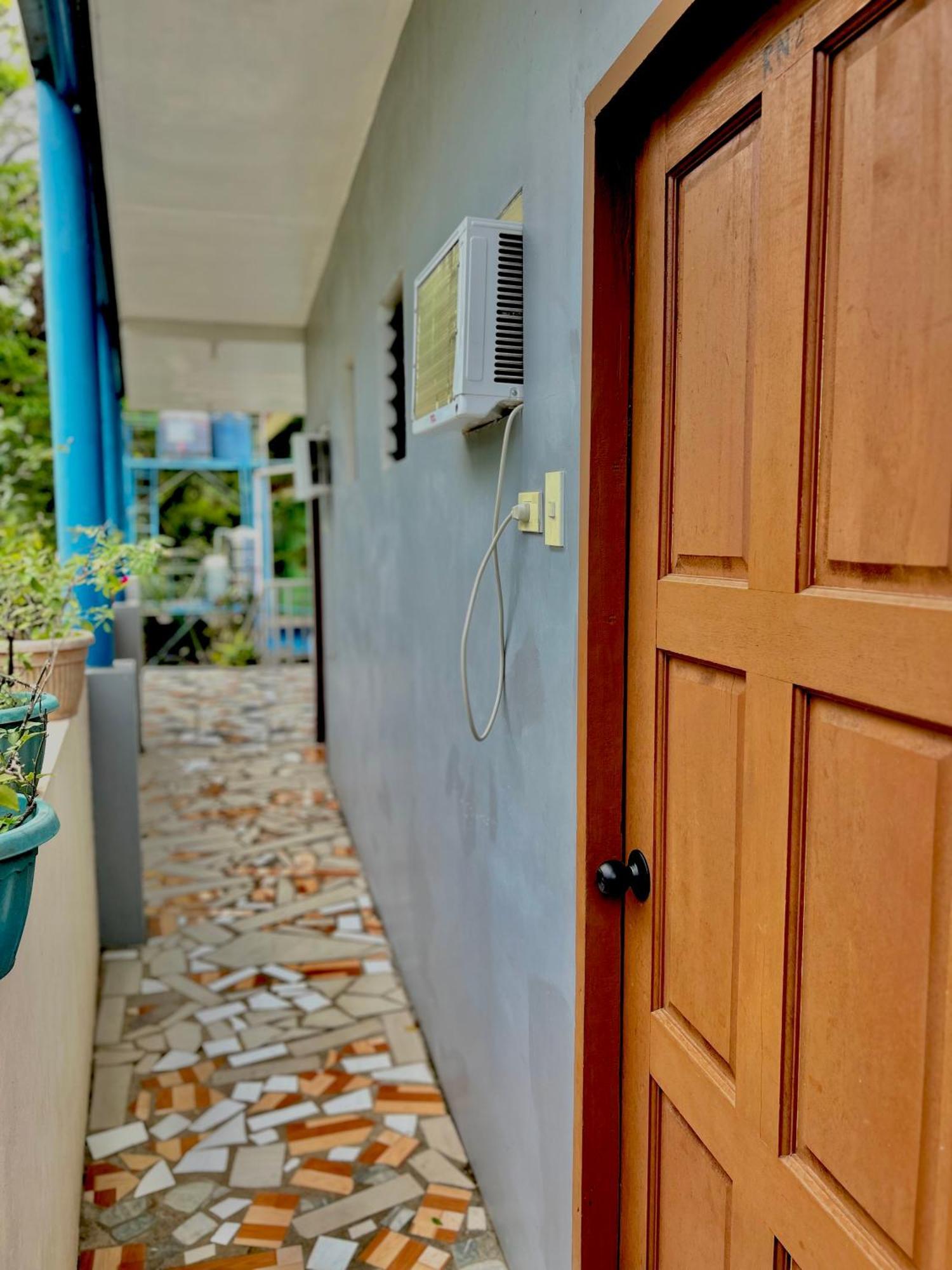 Carillo Guest House Coron Exteriör bild